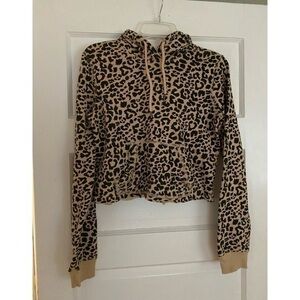 Hollister leopard pattern sweatshirt cropped